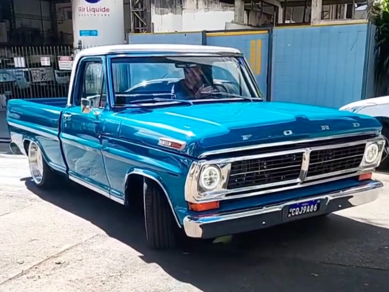 Ford F-100