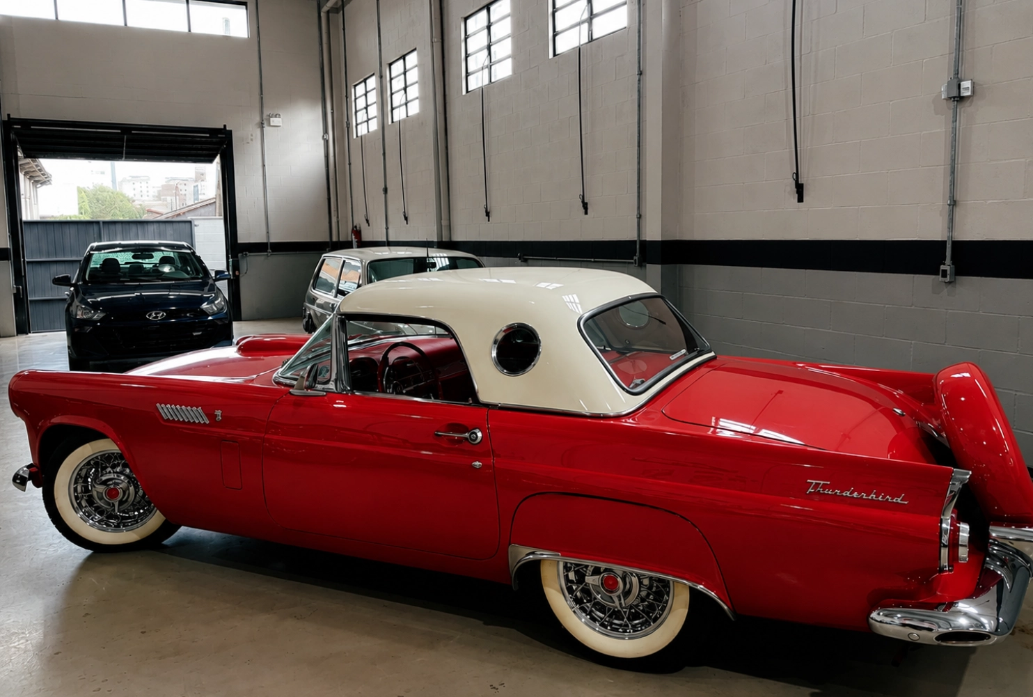 Thunderbird 1956 - À Venda